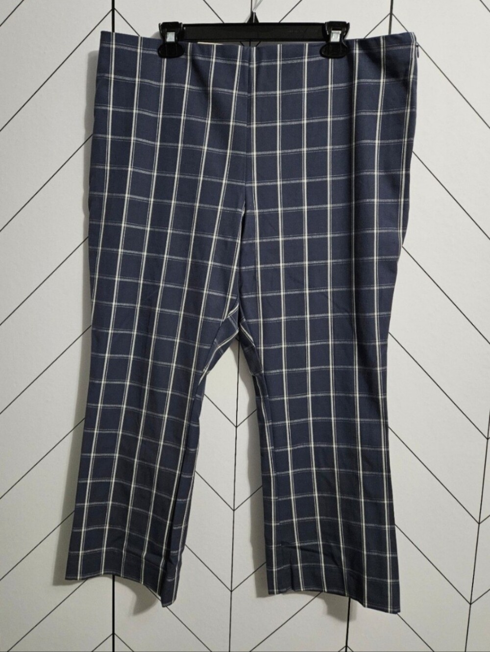 NWT a new day Kick Flare Dark Blue and White Plaid Cropped Pants, Size 18